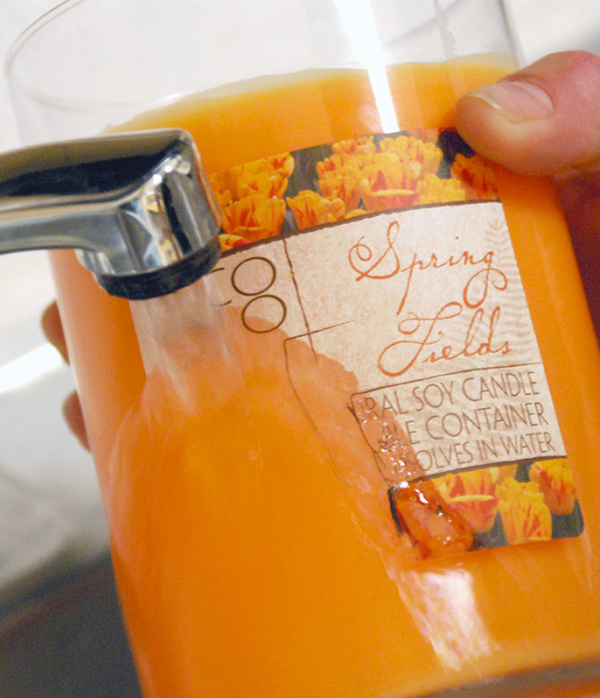 ملصقات ورقية قابلة للذوبان في الماء صديقة للبيئة من XINZHU على زجاجات المشروبات - حل مبتكر ومستدام لوضع العلامات لصناعة المشروبات